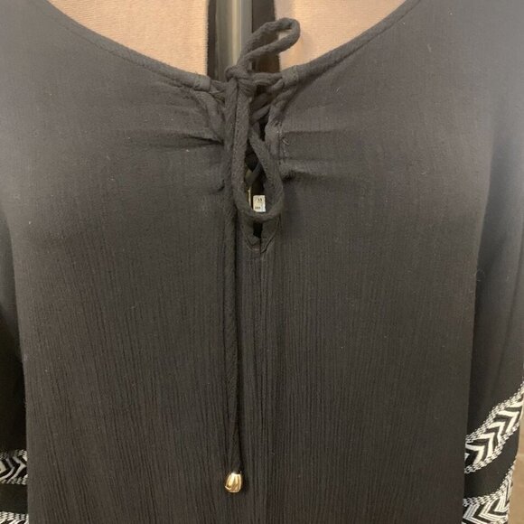 C. O. C. Sz 3X. Lightweight Poncho. Asymmetrical hem. Rayon. Chevron Trim. B96 - Picture 2 of 4